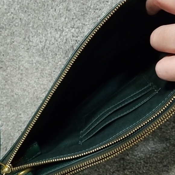 NWOT Fossil Green Double Zipped Bag/Crossbody - Picture 10 of 11